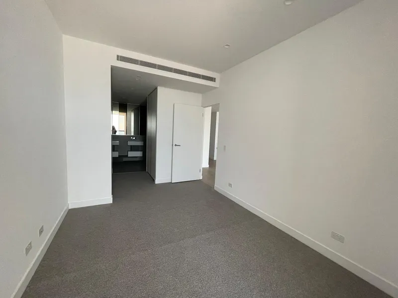 Unobstructed and secure views from level 50!