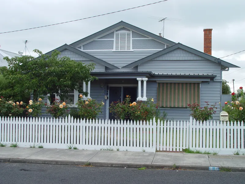 CALIFORNIAN BUNGALOW IN THE PERFECT POSITION