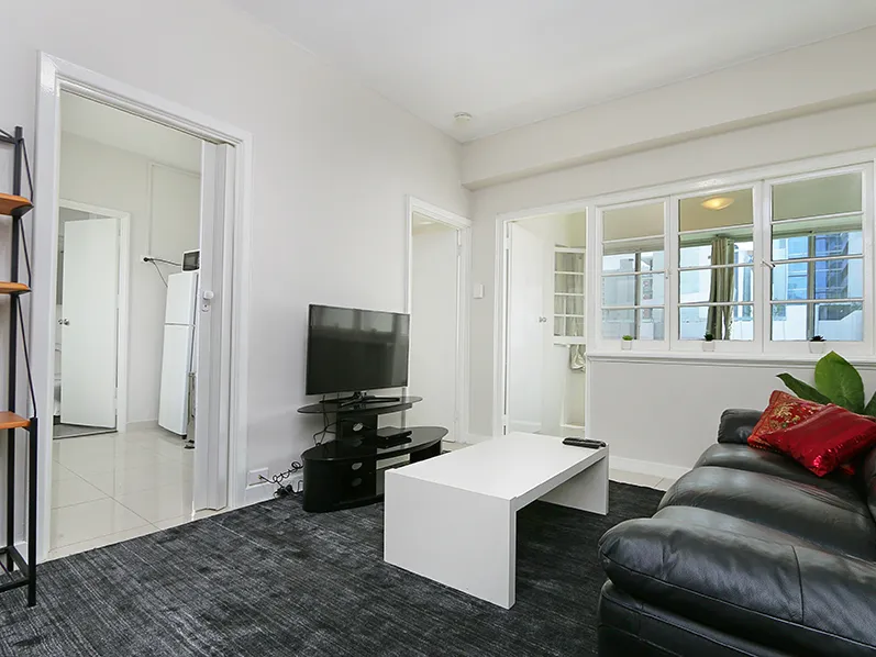 2 BEDROOM FULLY FURNISHED & EQUIPPED APARTMENT - CITY LIVING !