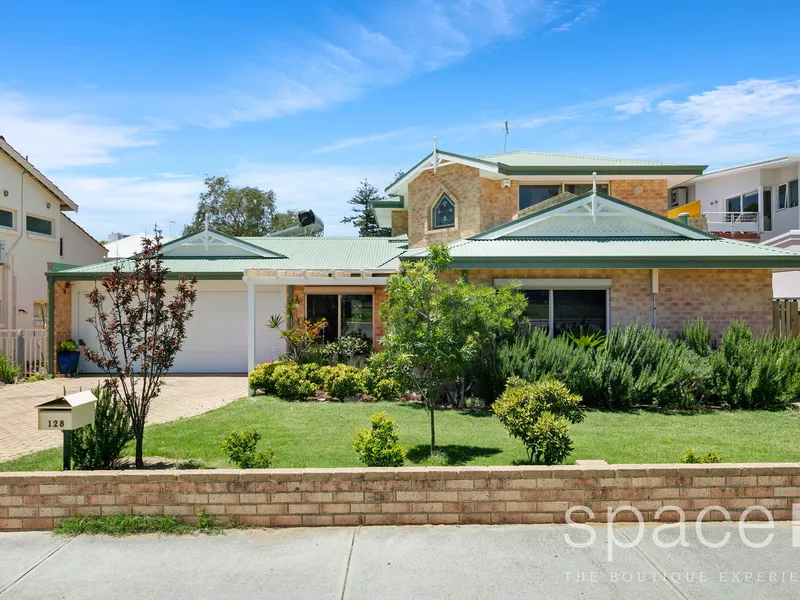 IDYLLIC COTTESLOE LIVING