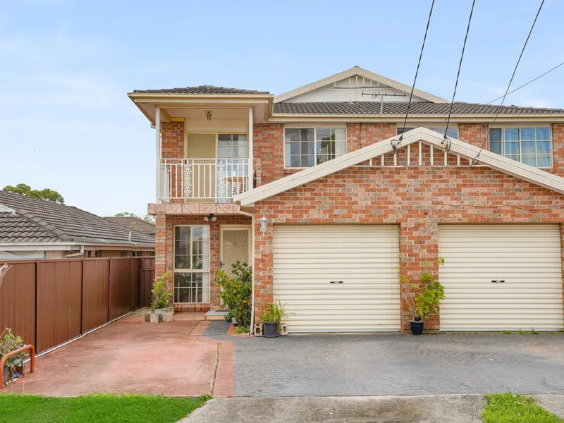 LOCATION, LOCATION, LOCATION! FAMILY HOME, NO STRATA!