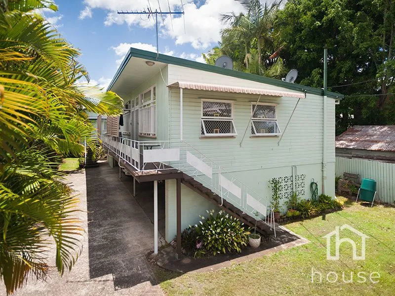 Neat Tidy and Affordable One Bedroom - Walk to the GABBA / Cafes and Shops