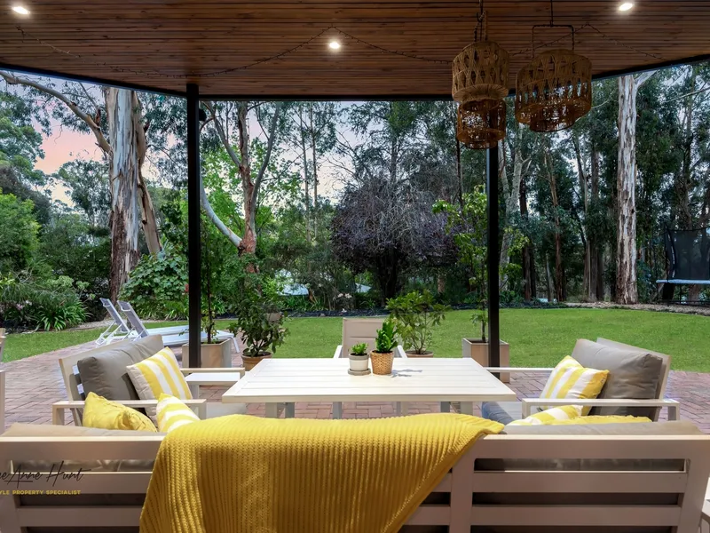 Family Fun With Room To Move - 3,500sqm - Tranquil Location - Flood-lit Tennis Court - Sensational Outdoor Entertaining - 5 Bed - 2 Bath