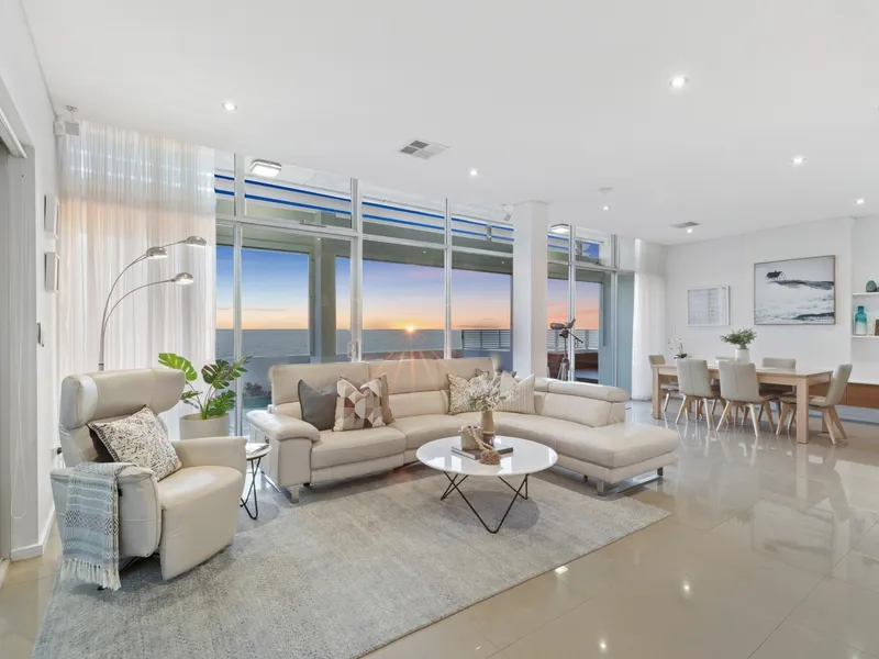 PRISTINE ESPLANADE LIVING – LUXURY LIFESTYLE OPPORTUNITY!