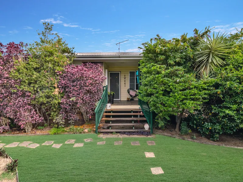 FULL OF CHARACTER AND CHARM - IN BEAUTIFUL TROPICAL SETTING