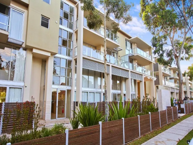 Bright Airy Water-view Open-plan 2BR unit