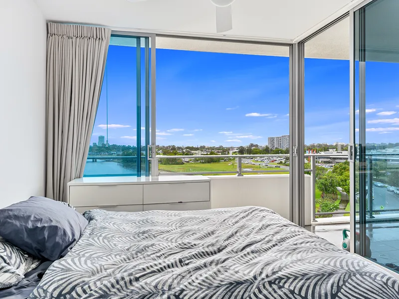 Modern Lifestyle, Waterfront Living & Perfect Location - Ideal Investment Opportunity