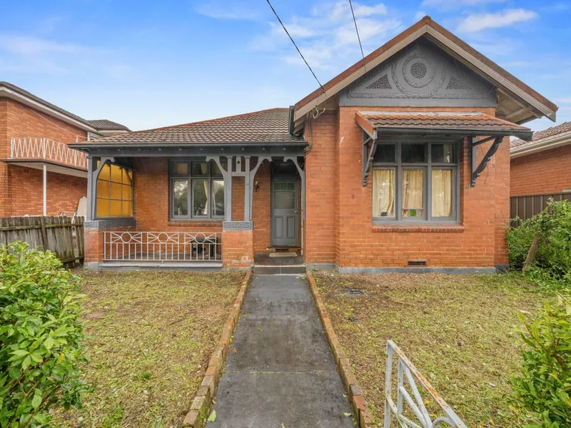 Space and versatility in a prime location