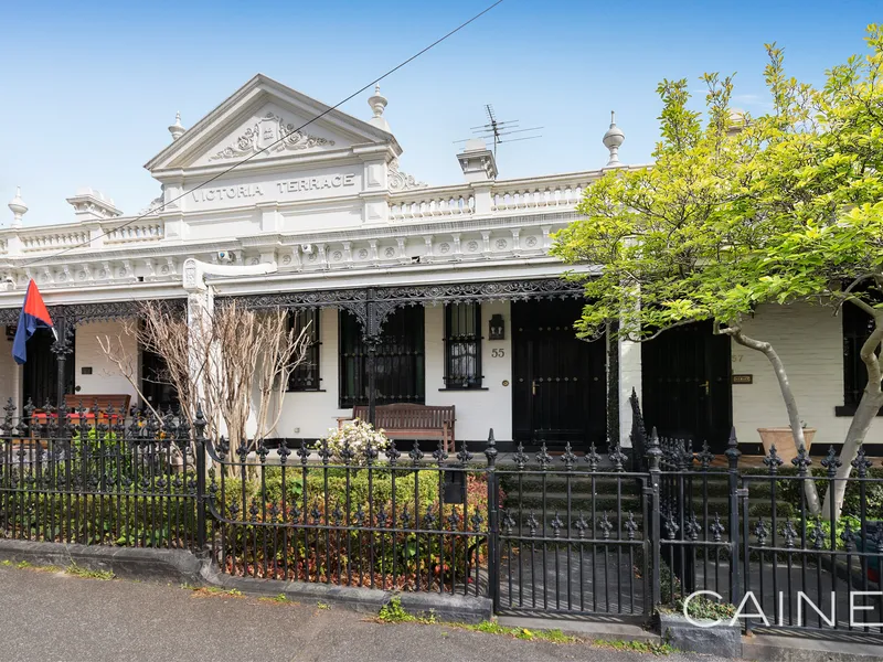 Simply Stunning on Simpson Street