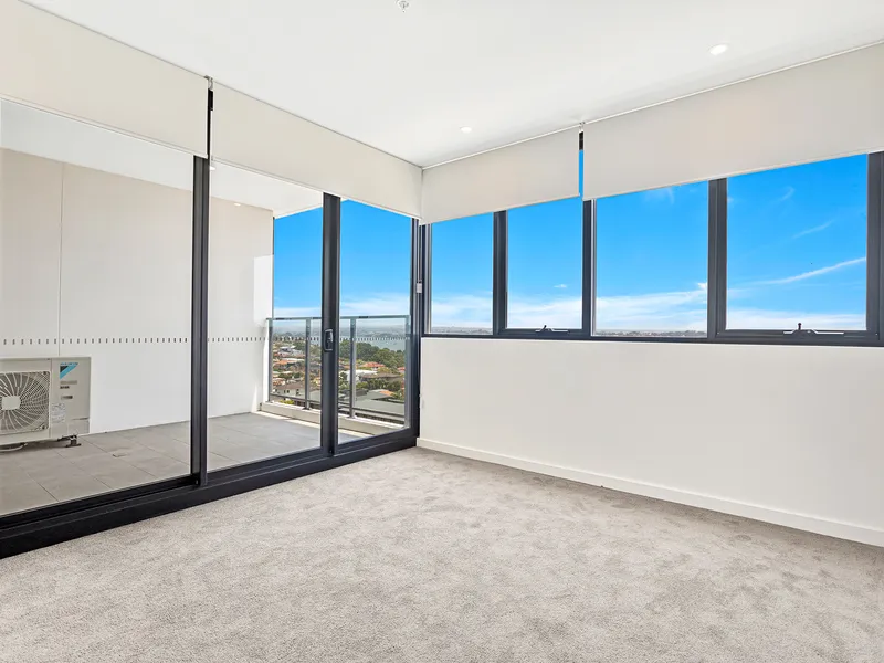 Breathtaking One Bedroom Plus Study Apartment!!!