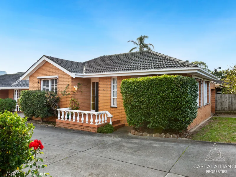 SUPURB LOCATION ! ONLY 5 MINUTES WALK TO BOX HILL CENTRAL!