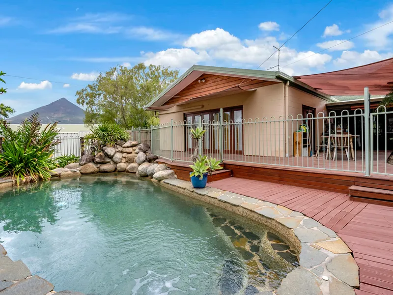 An Entertainers Oasis: Huge Family Home on large block complete with Pool, no rear neighbours!