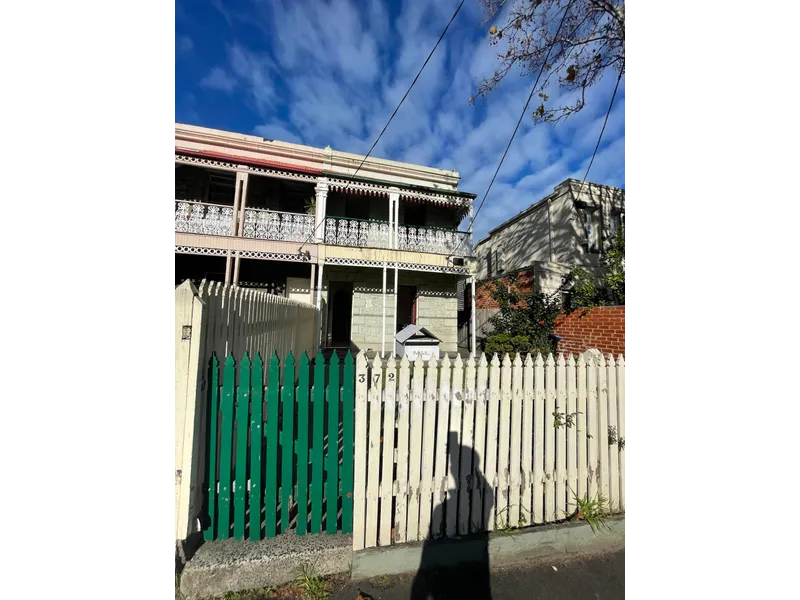 Extremely Rare Opportunity to Secure a 5 Bedroom House on One of the Melbourne Best Street!