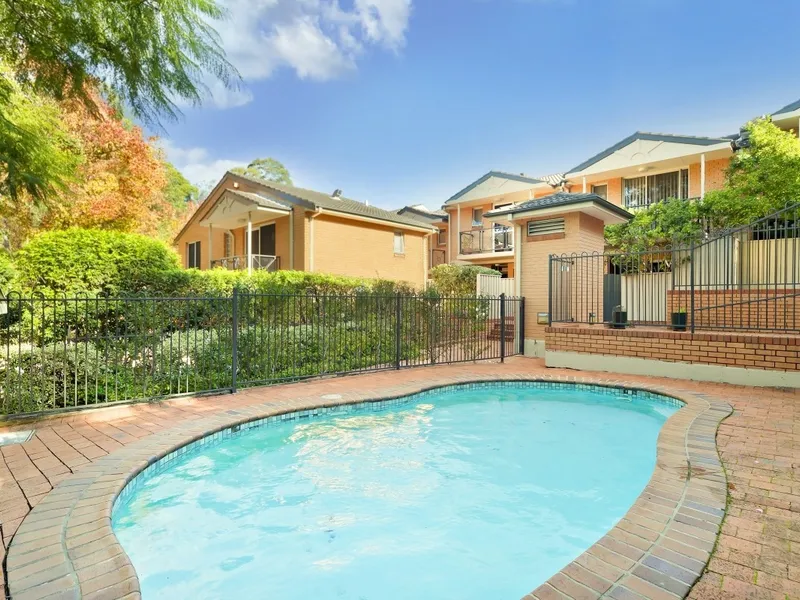 LEASED BY ANNE DOLAN OF SHEAD PROPERTY. CONTACT ANNE TO LEASE AND MANAGE YOUR PROPERTY.