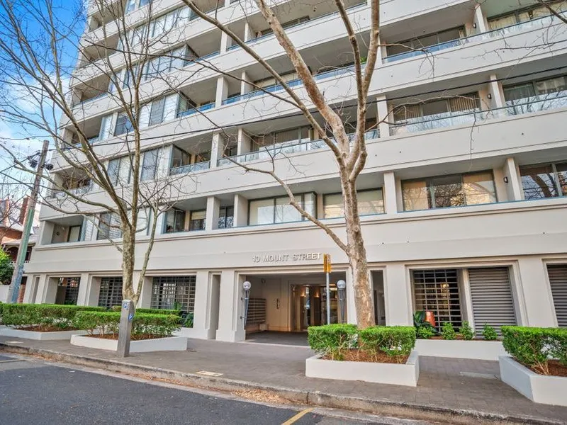 Executive style apartment in most convenient location