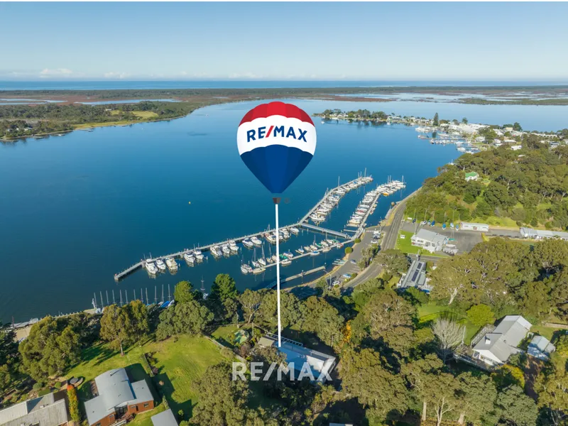 Lifestyle, Location and Beauty; your chance to have it all with uninterrupted views!