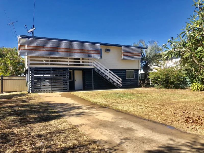 3 BEDROOM HIGHSET WITH DOUBLE BAY SHED AND PATIO