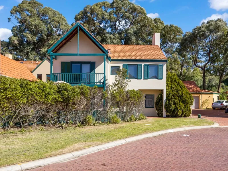 Enjoy Golf Course Lifestyle in the quiet tranquil surrounds of the Joondalup Golf Course and Resort