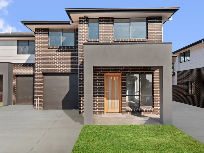 BRAND NEW 4 BEDROOM TOWNHOUSE - DIRECT FROM BUILDER