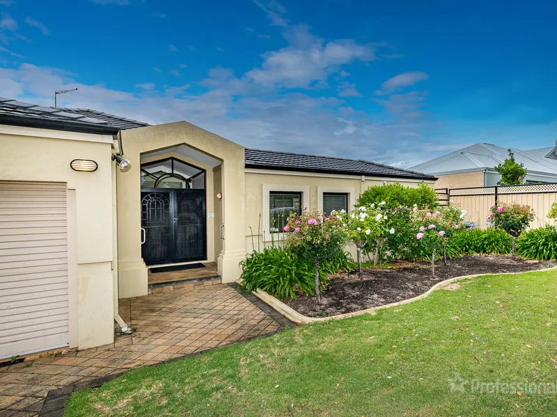~ Designer home with tonnes of potential~