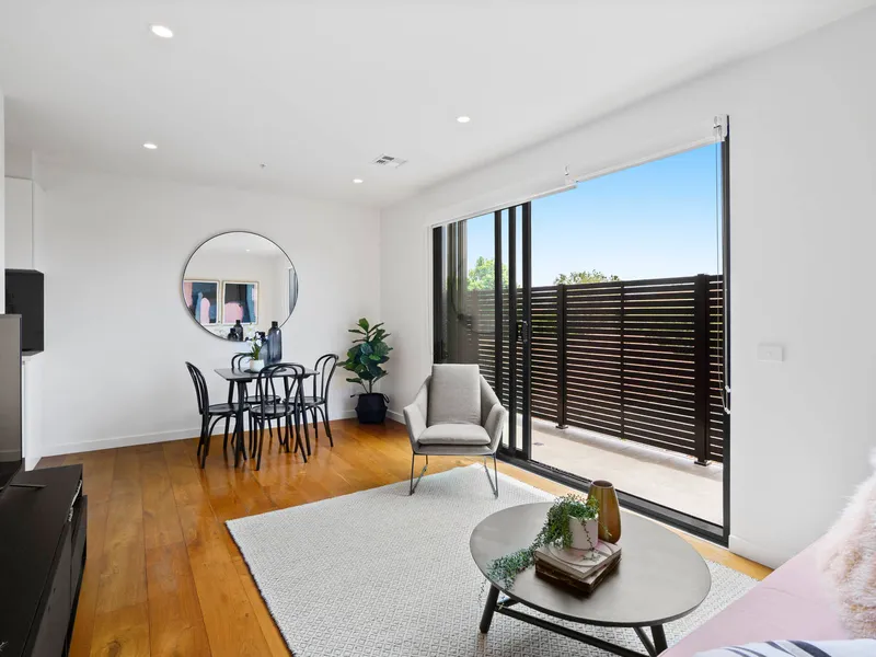 Blue-Chip Brilliance with Tip-Toe Sparkle