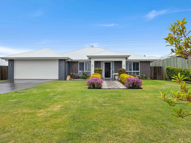 ~EBONY~ Value Packed Immaculate Family Home!!