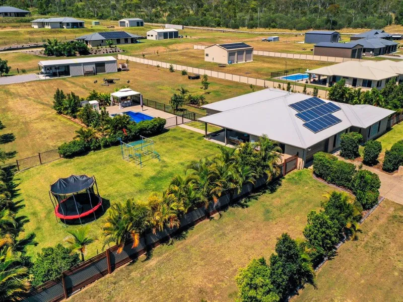 A Wish Come True! Stunning Family Home with all the extras on FLAT 4900sqm+ Block!