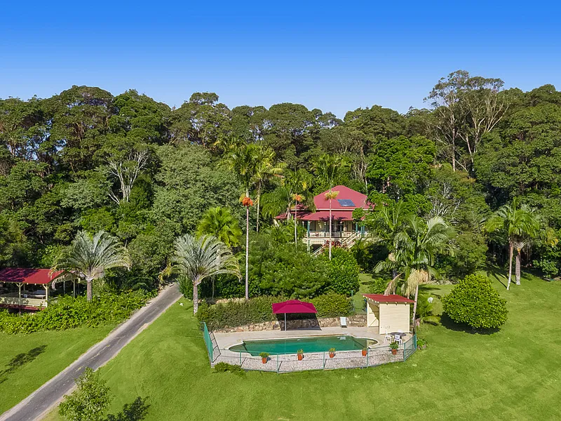 Magnificient Historical Queenslander on Coastal Acreage