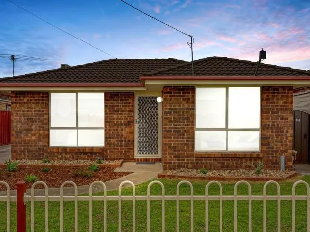 THREE BED, GREAT LOCATION