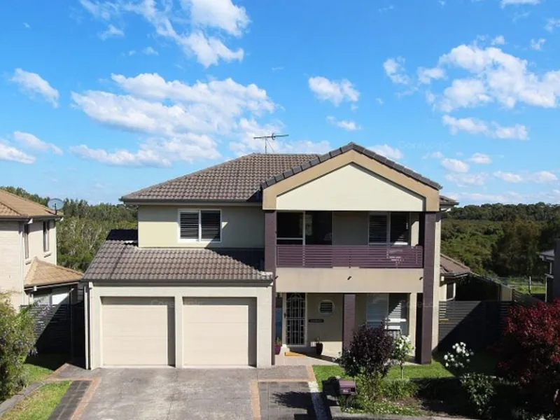 FOUR BEDROOM HOME IN A RENOWED GATTED COMMUNITY