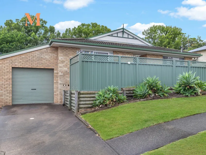 CENTRALLY LOCATED VILLA WITH FRESH PAINT & FLOORING