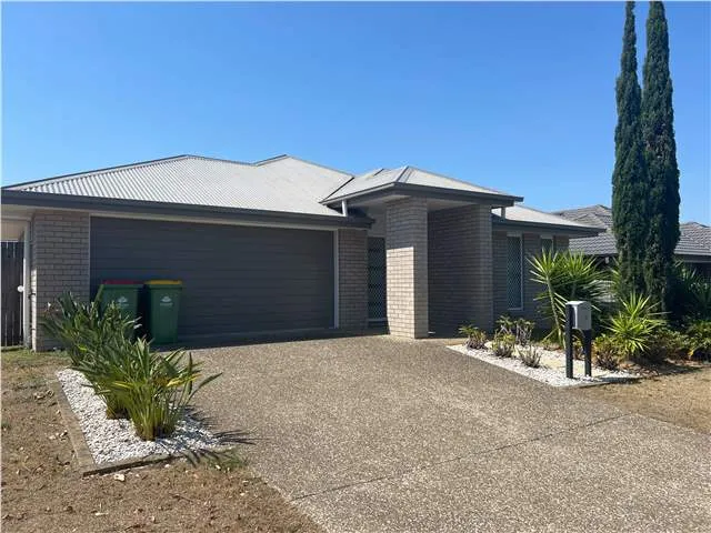 FOUR BEDROOM FAMILY HOME WITH AIR CONDITIONING! APPLY NOW!