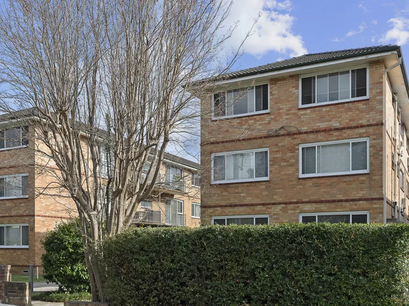 The Perfect Blend of Comfort and Modern Living in Stylish One Bedroom Apartment