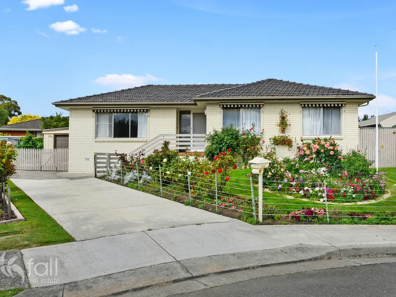 An immaculate home with good indoor and outdoor spaces.