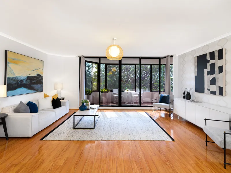 House-sized proportions in a deluxe Harbourview apartment 