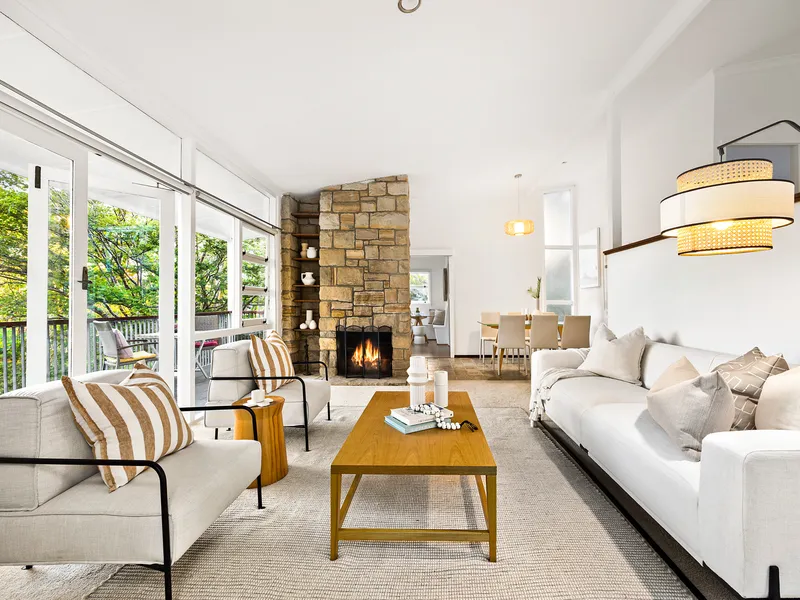 Tropical Paradise With Expansive Views