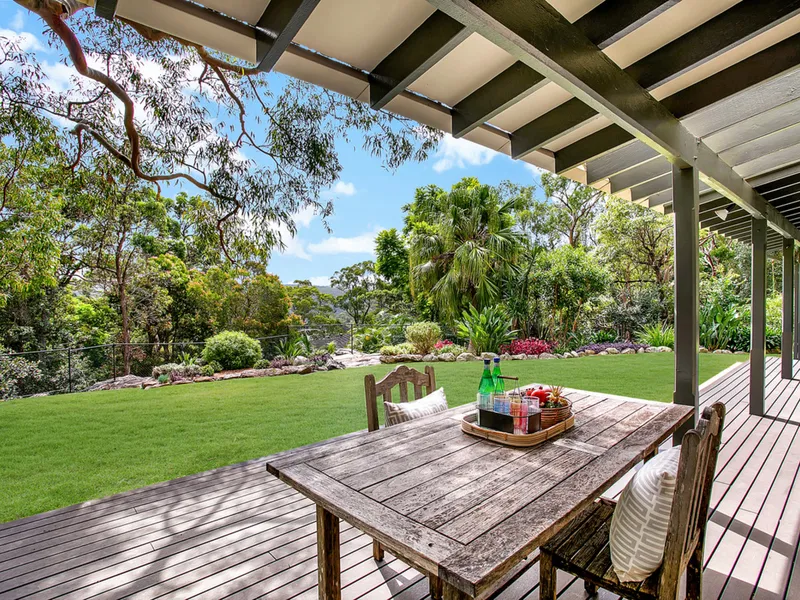 Idyllic Family Sanctuary on One Acre