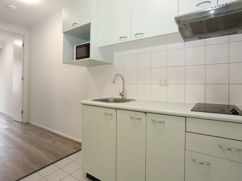 Renovated Cozy 2-Bed Apt at Fantastic Location