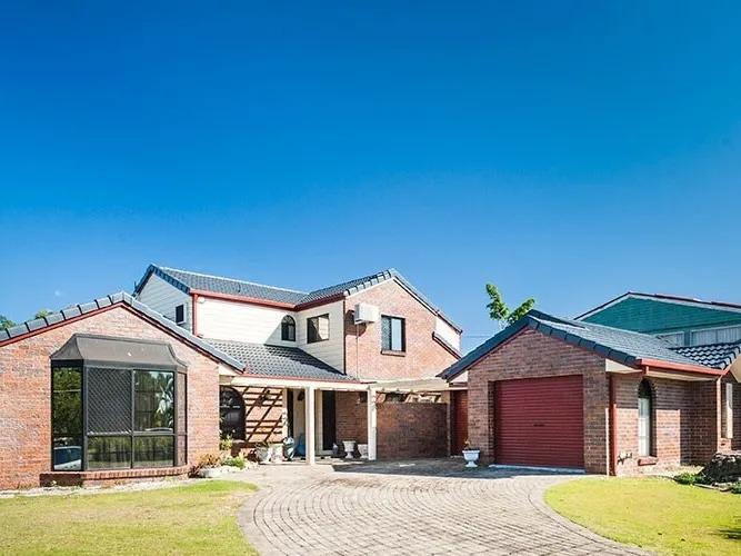 Outstanding large, executive family home