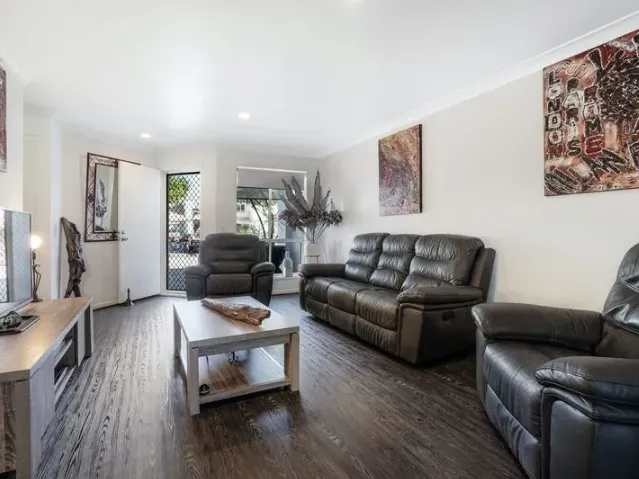 GREAT 3 BEDROOM HOME IN IDEAL LOCATION