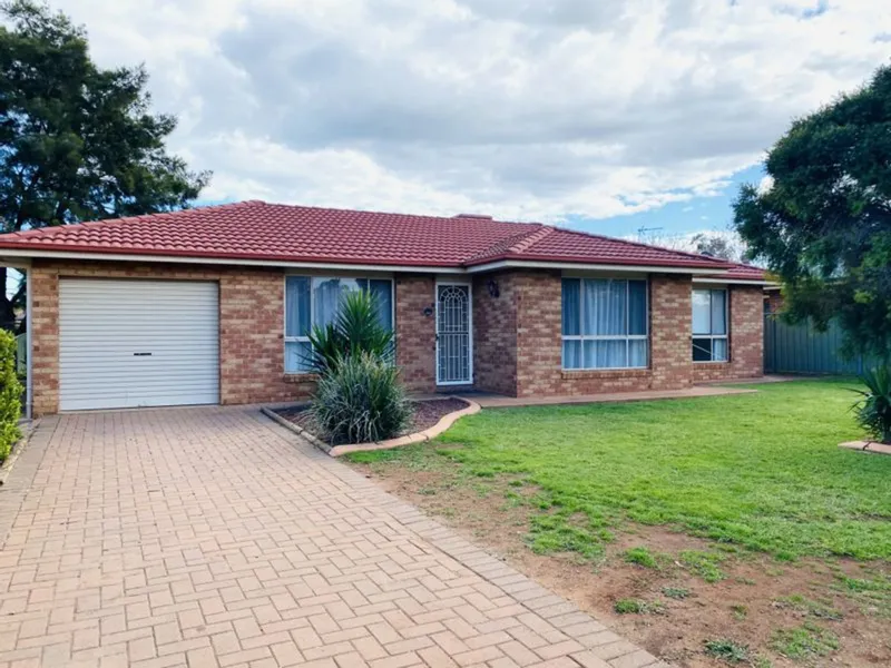 THREE BEDROOM HOME NEAR THE MALL