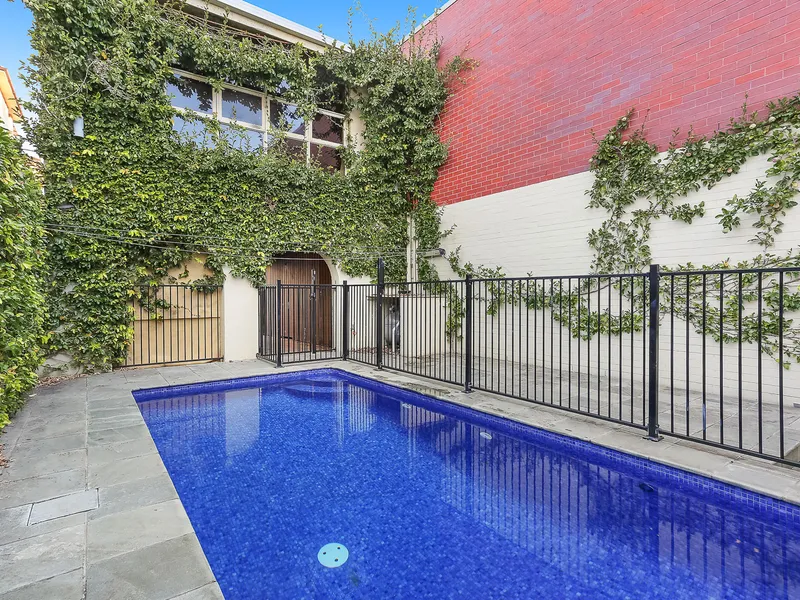 Family Home With Private Pool + LUG