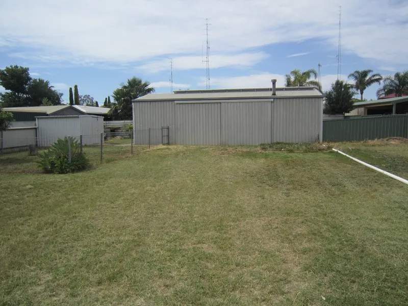 LARGE SHED ON 1,165sqm