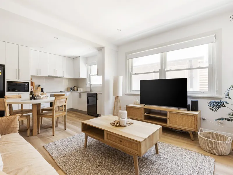 2 bedroom apartment near the iconic Bondi Beach - $1,260/wk furnished inc bills