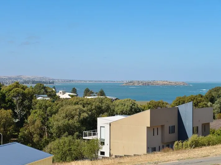 Vendor very keen to sell, make an offer!!