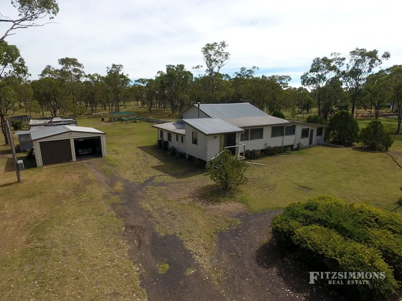 ACREAGE LIVING IN JANDOWAE