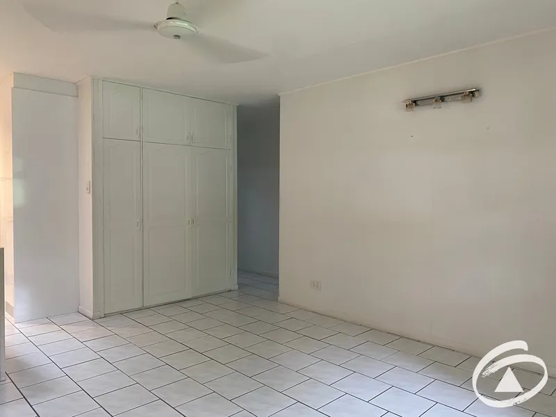 DUPLEX CLOSE TO THE CITY!