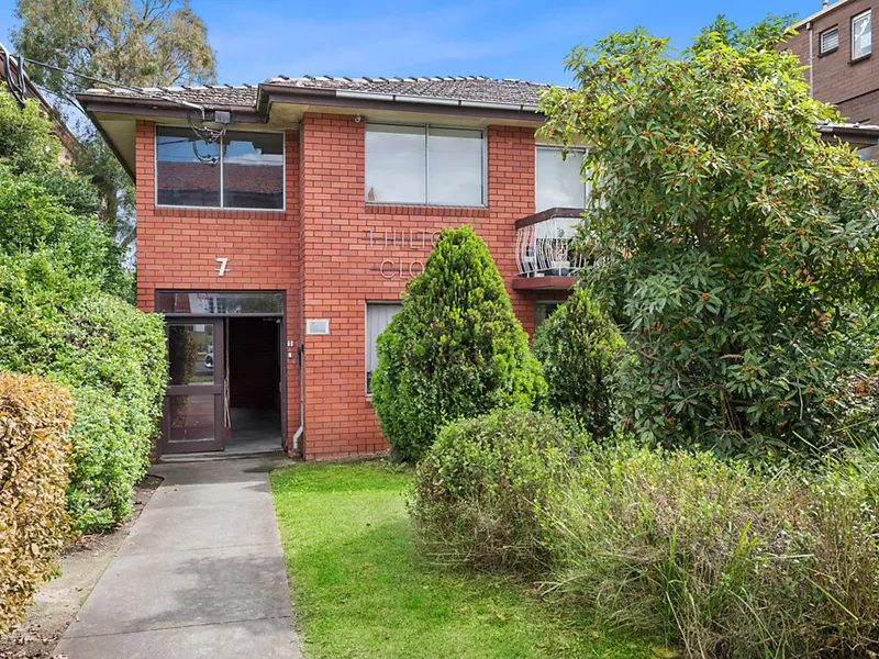 'HILTON CLOSE' - A Fantastic First Home 