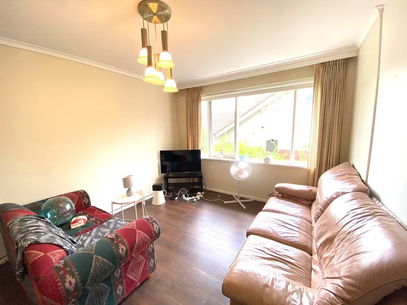 4- Bedroom-large - Fully Furnished unit in Elsternwick. Walkable to St Kilda Beach with Tram and shops at doorstep