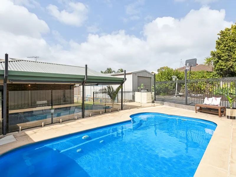 Stylish Family Home in Woodcroft